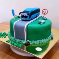 Tort autocar si autobuz